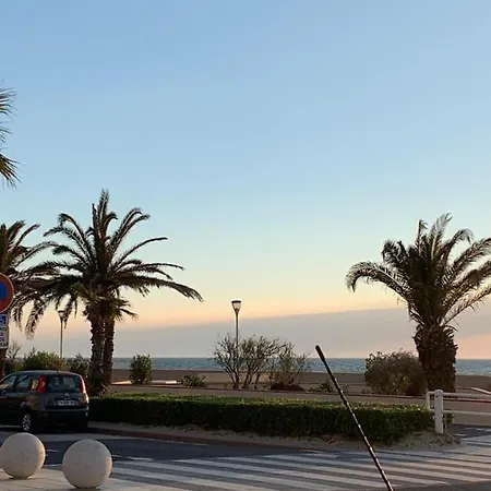 Deux Pieds Dans L'eau Dans Un T2 Cosi Et Face A La Mer דירה