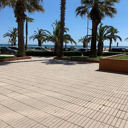 Deux Pieds Dans L'eau Dans Un T2 Cosi Et Face A La Mer *